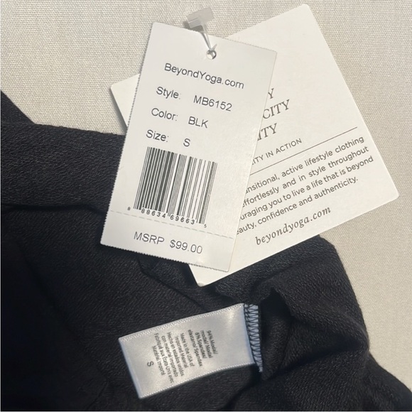 Beyond Yoga Easy Gather Romper SMALL - Picture 3 of 3